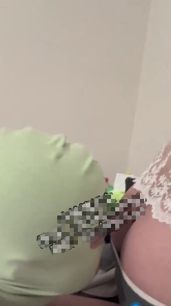 M男人脸炮台侍奉小神情侣主爱爱_口服阴毛龙种在线视频插图1