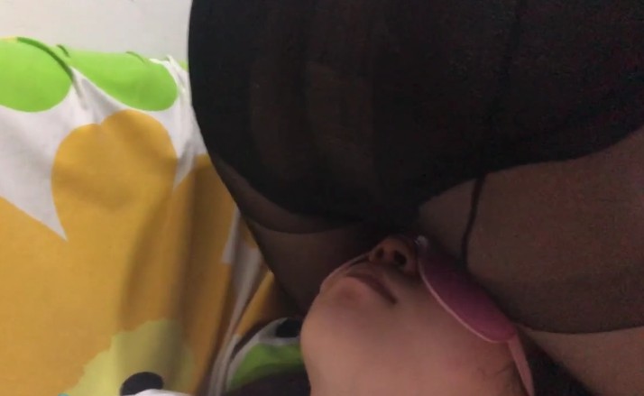 性感素人女主沙发上_丰臀坐脸窒息调教骚母狗在线视频插图1