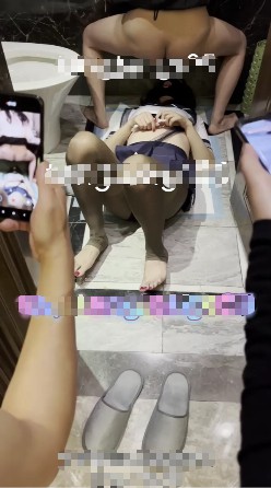 糖糖女王家中雌性马桶_多人围观下咀嚼黄金在线视频插图1